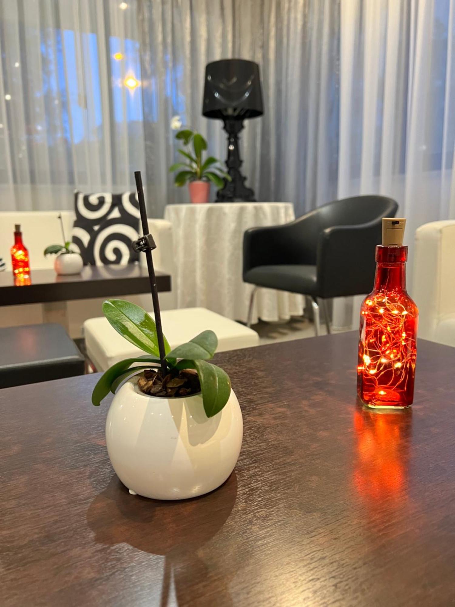 Hotel Betty Римини Екстериор снимка
